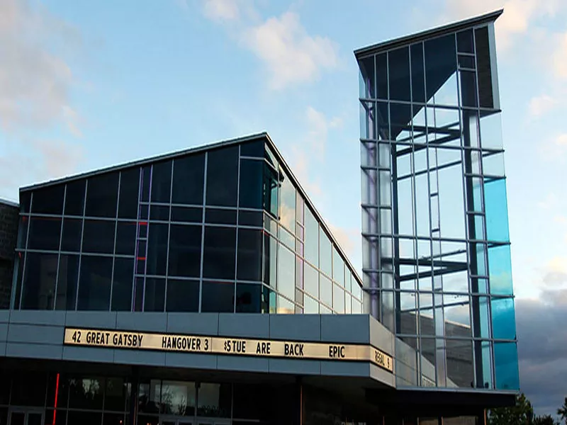 Stalowa konstrukcja kino